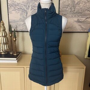 LULULEMON Fluffed Up Down Vest Size‎ 4 In Alberta Lake Teal